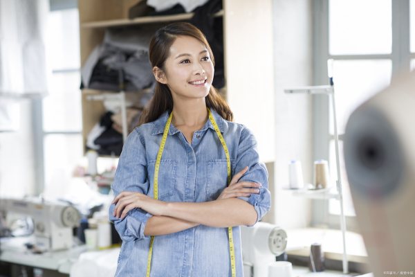 如何設(shè)計(jì)自己的衣服品牌（如何設(shè)計(jì)自己的衣服品牌標(biāo)志）